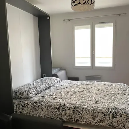 L'Athos - Appartement Equipe - Entre Paris Et Versailles - Haut Debit Garches Exterior photo