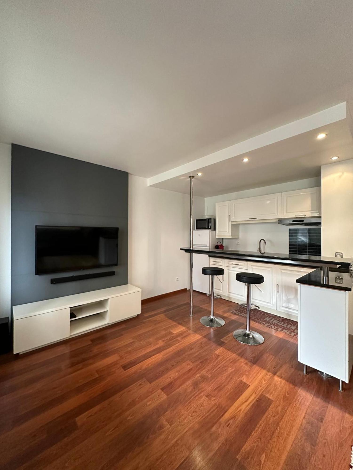 Apartment L'athos - Equipe - Entre Paris Et Versailles - Debit *